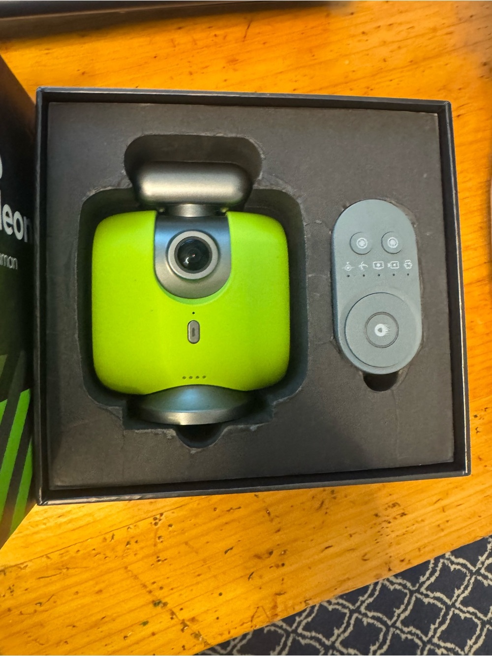 Xbot go chameleon Green Action Camera with Remote